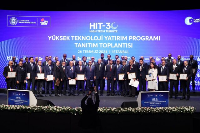 1722001571_Arcelik_Sanayi_Teknoloji_Bakanligi_Cip_Plaket_1