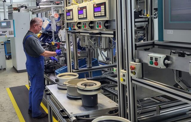 Remanufacturing at ZF Bielefeld_123030195